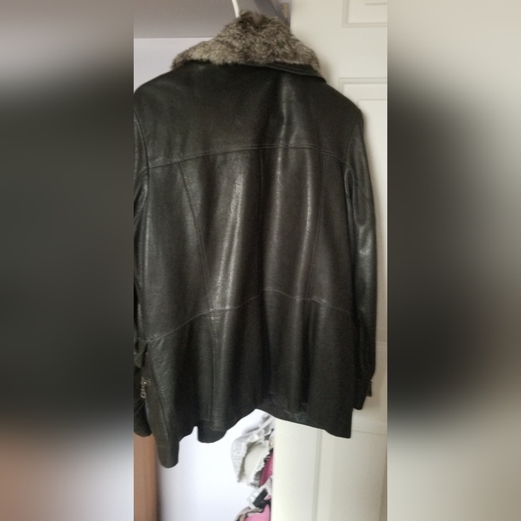 Danier jacket 2 Xl - Picture 2 of 2